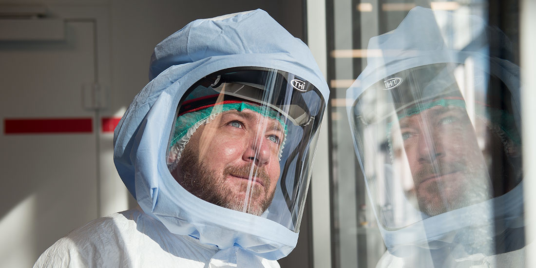 Vêtements Tyvek® IsoClean® associés au casque ventilé ViVi®-CR